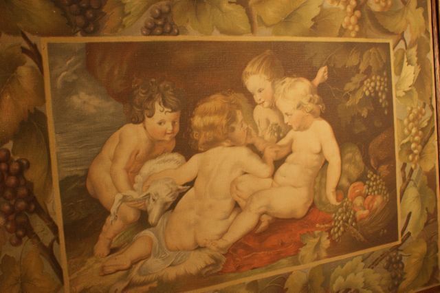 Gobelinartiges Wandbild nach Rubens: Putten mit Früchten und Weinlaub, Dresden, um 1920
