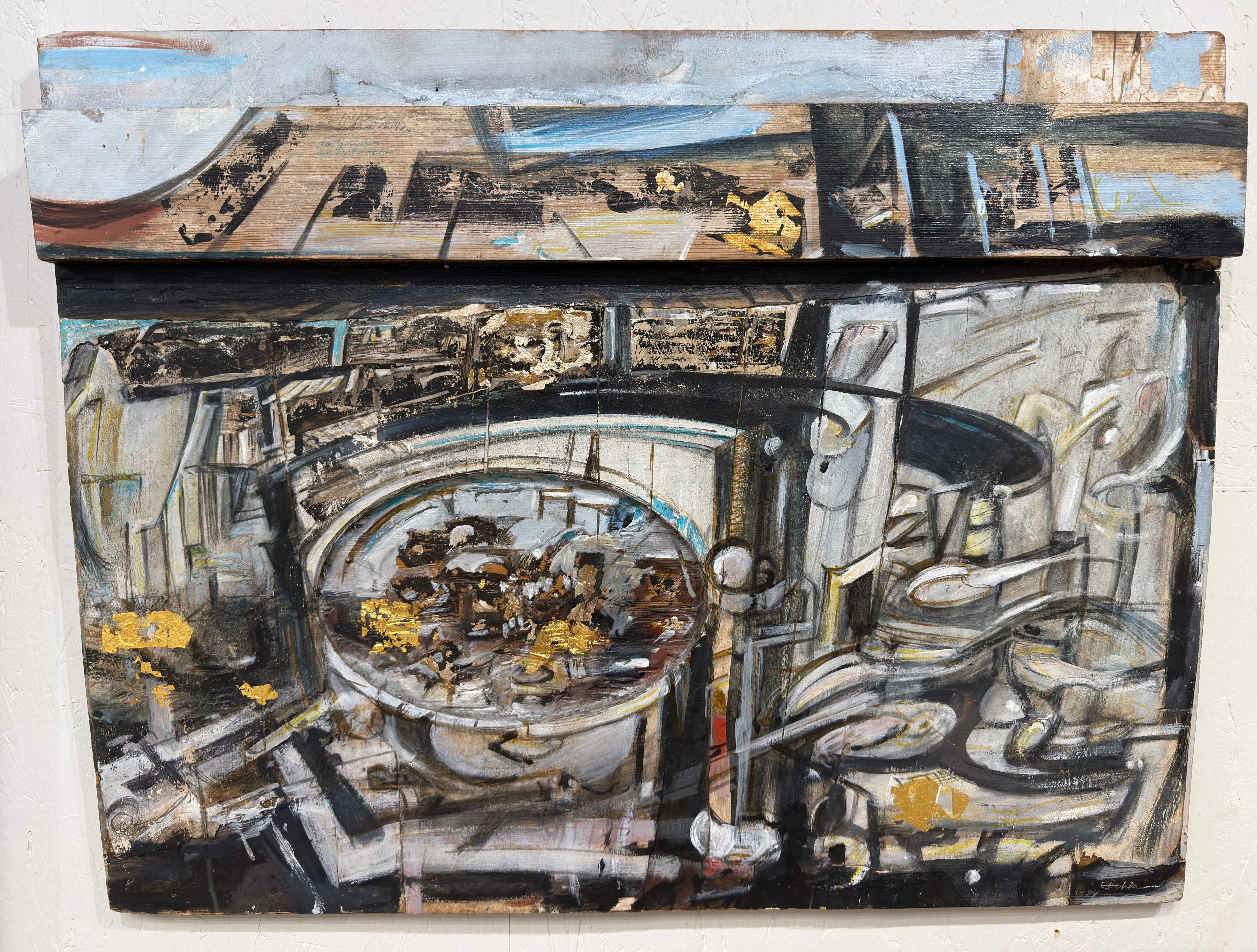 Gerrit M. Bekker (1943–2025) „Das Unwesen der Restauration“-Ölgemälde und partielle Blattmetallauflagen (Gold/ Messing) auf historischer Schiffsplanke (Massivholz)