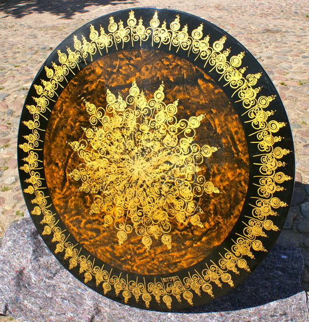 Runder Esstisch Mygge, Entwurf Björn Wiinblad, Metall mit Acrylat-Intarsie, Kopenhagen, 1960er Jahre