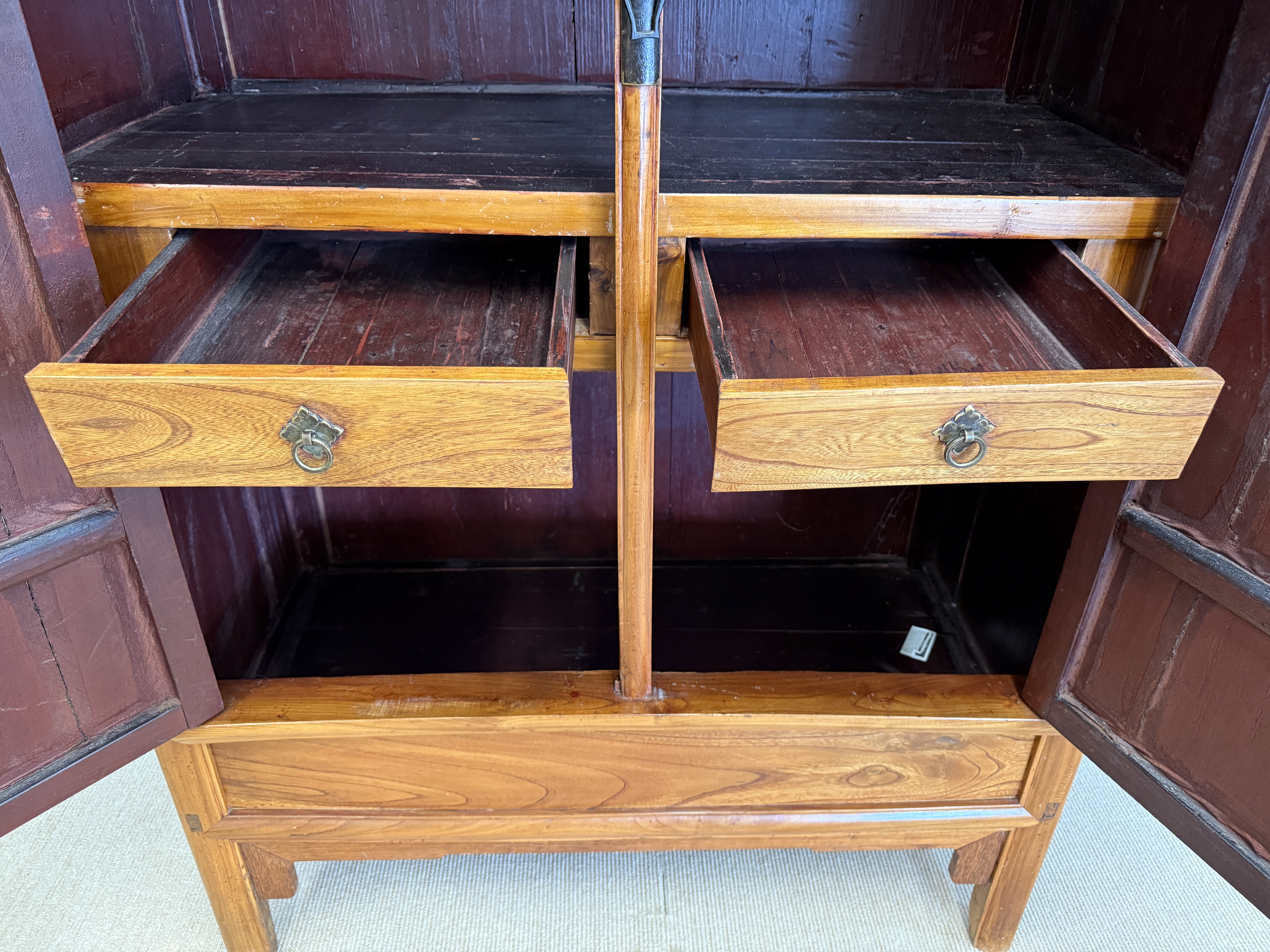 圓 角 櫃 — Y u á n j i ǎ o G u ì -Chinesischer Konischer Kabinettschrank Rundeck-Kabinett um 1800