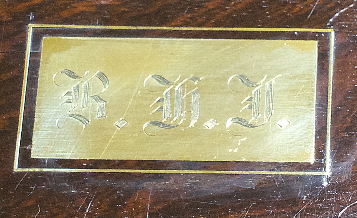 Reisebox mit Schmuck-, Schreib- und Nähfach, Edelholz mit Messingintarsien und Silber, um 1850